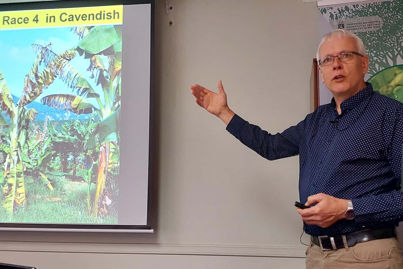 Prof. André Drenth engages with FABI researchers on the Institute’s future