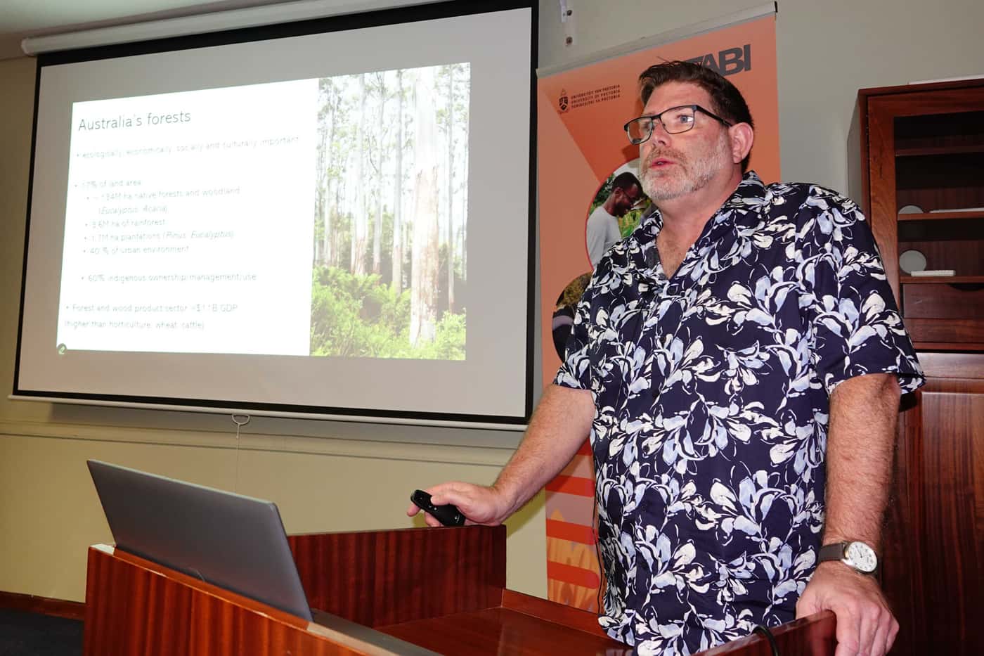 Dr Andrew Hayes presents a special seminar in FABI