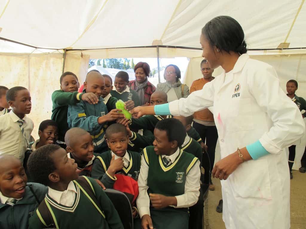 Science trumps magic at 2016 National Science Week!
