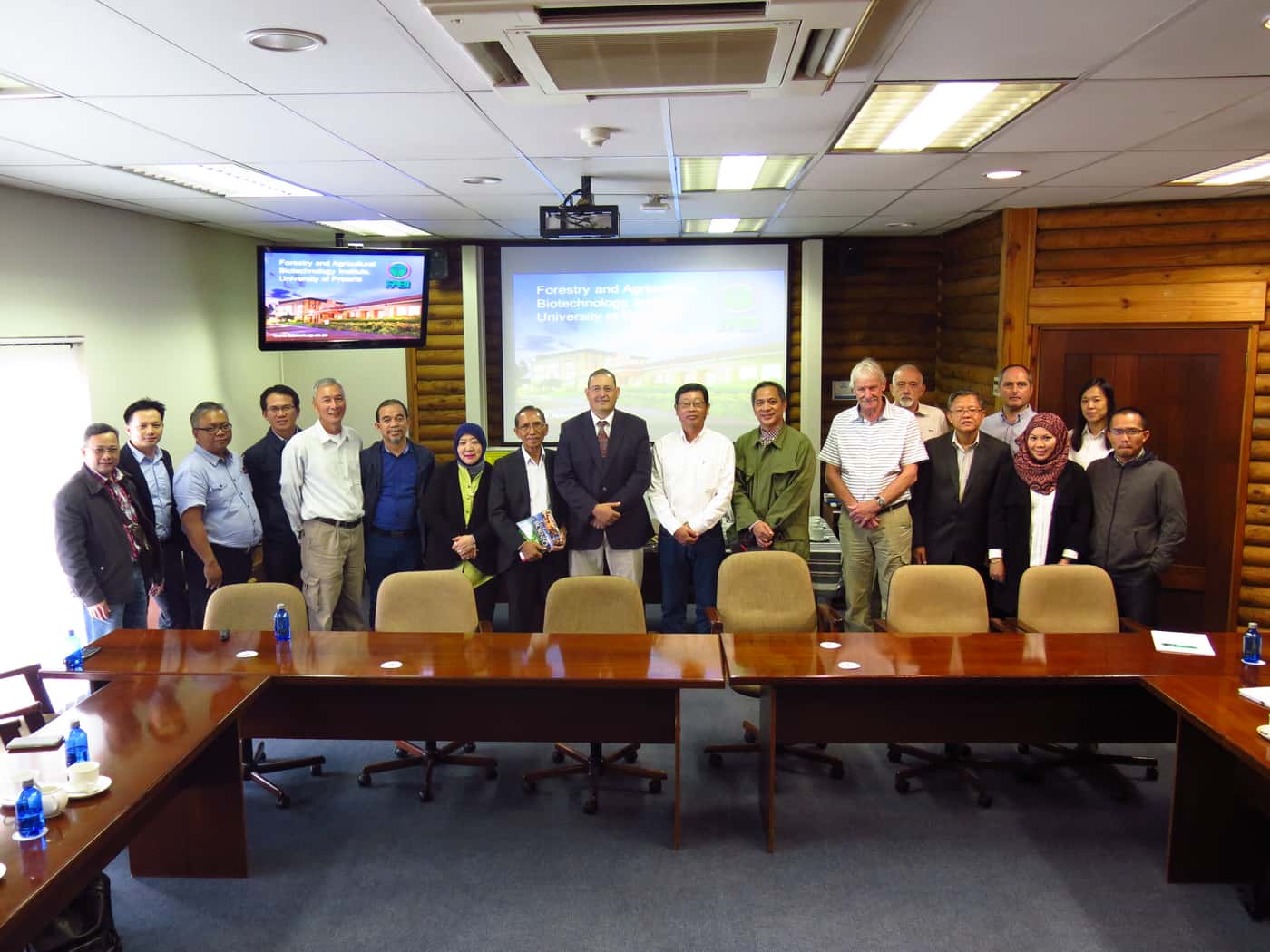 Sarawak Forestry Group visits FABI