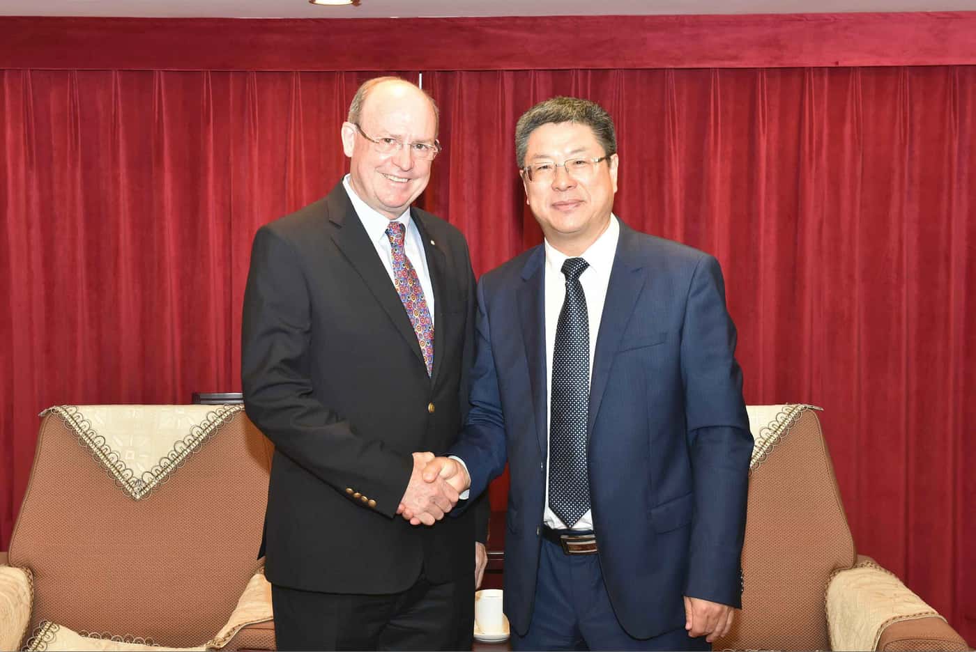 Professor Mike Wingfield receives the Chinese Government Friendship Award