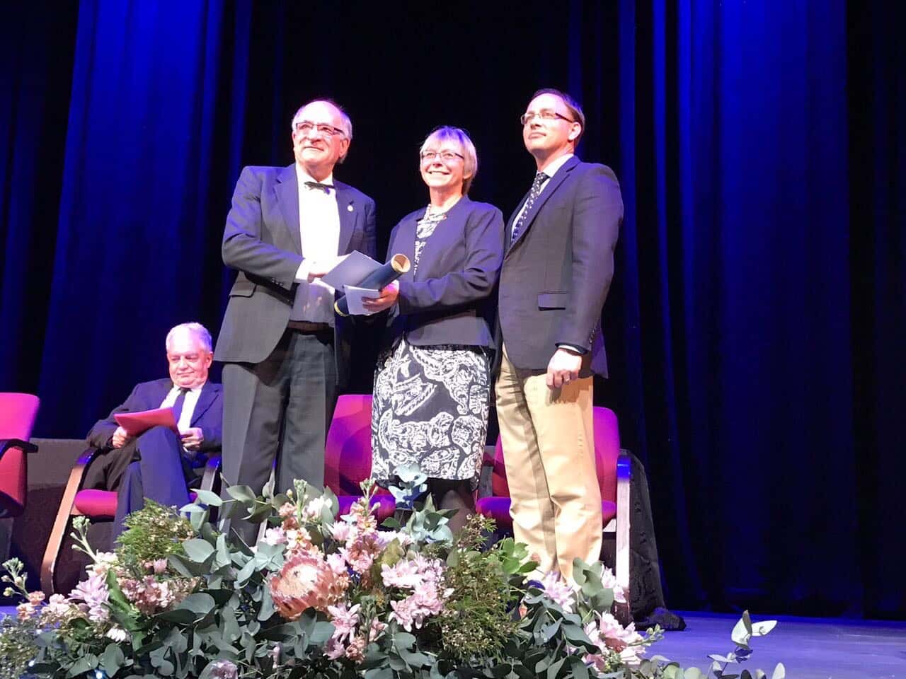 Jolanda Roux receives Havenga Prize