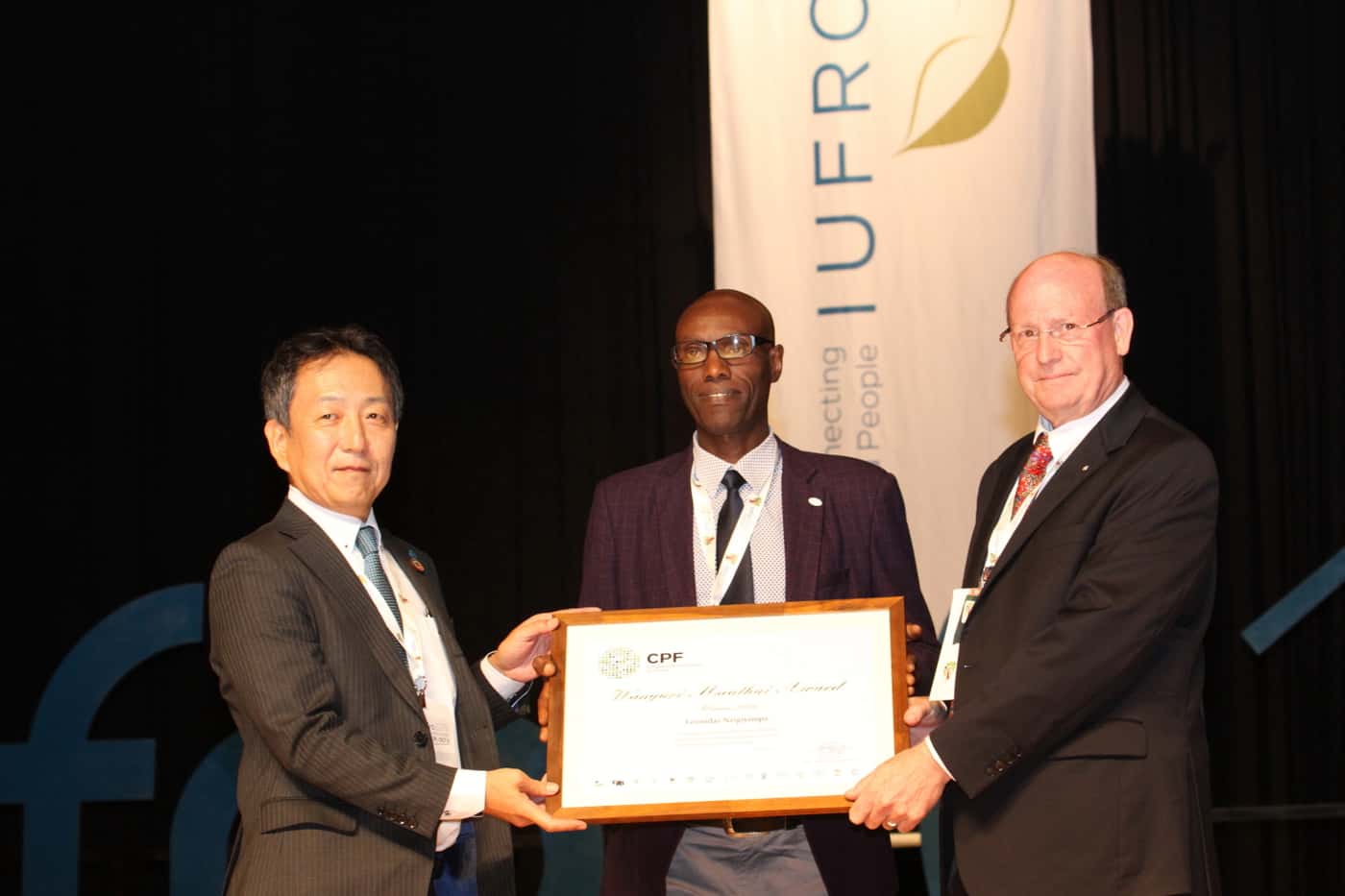 IUFRO President Presents the Wangari Mathai Award for 2019