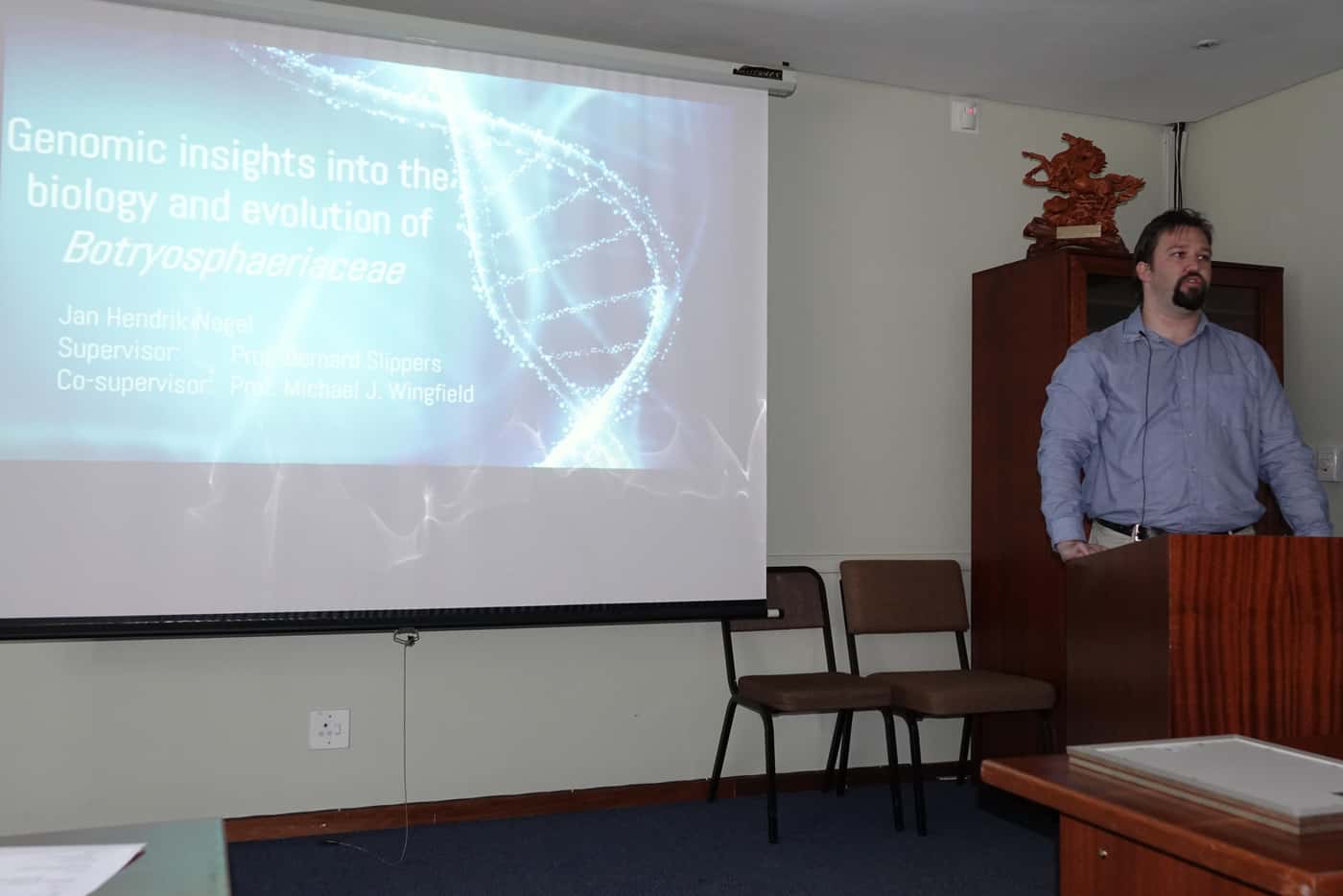 FABI’s ‘Gentle Giant’ passes his PhD