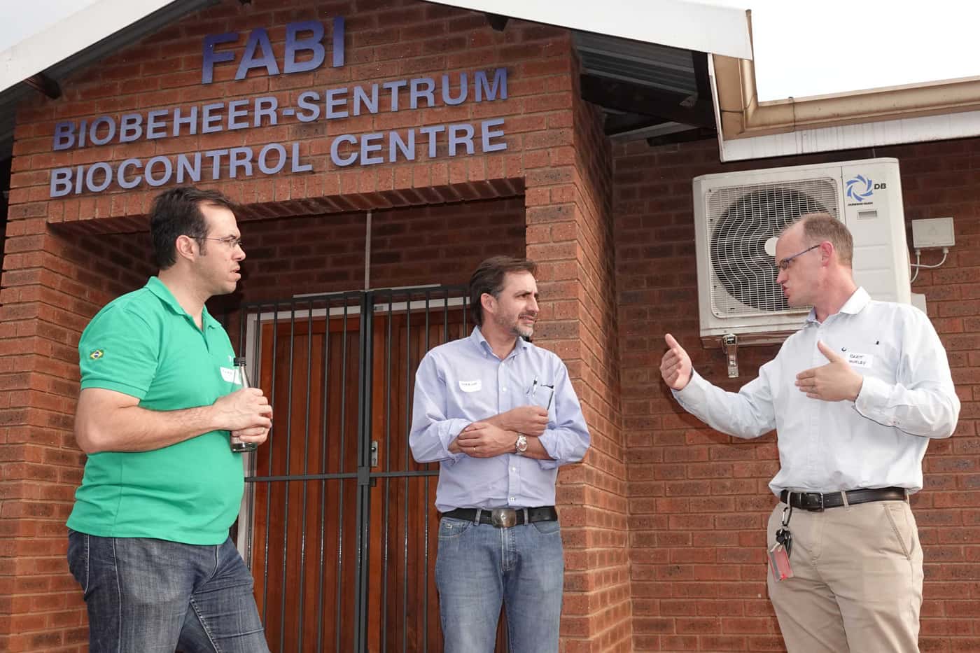 Brazilian forestry researchers visit FABI