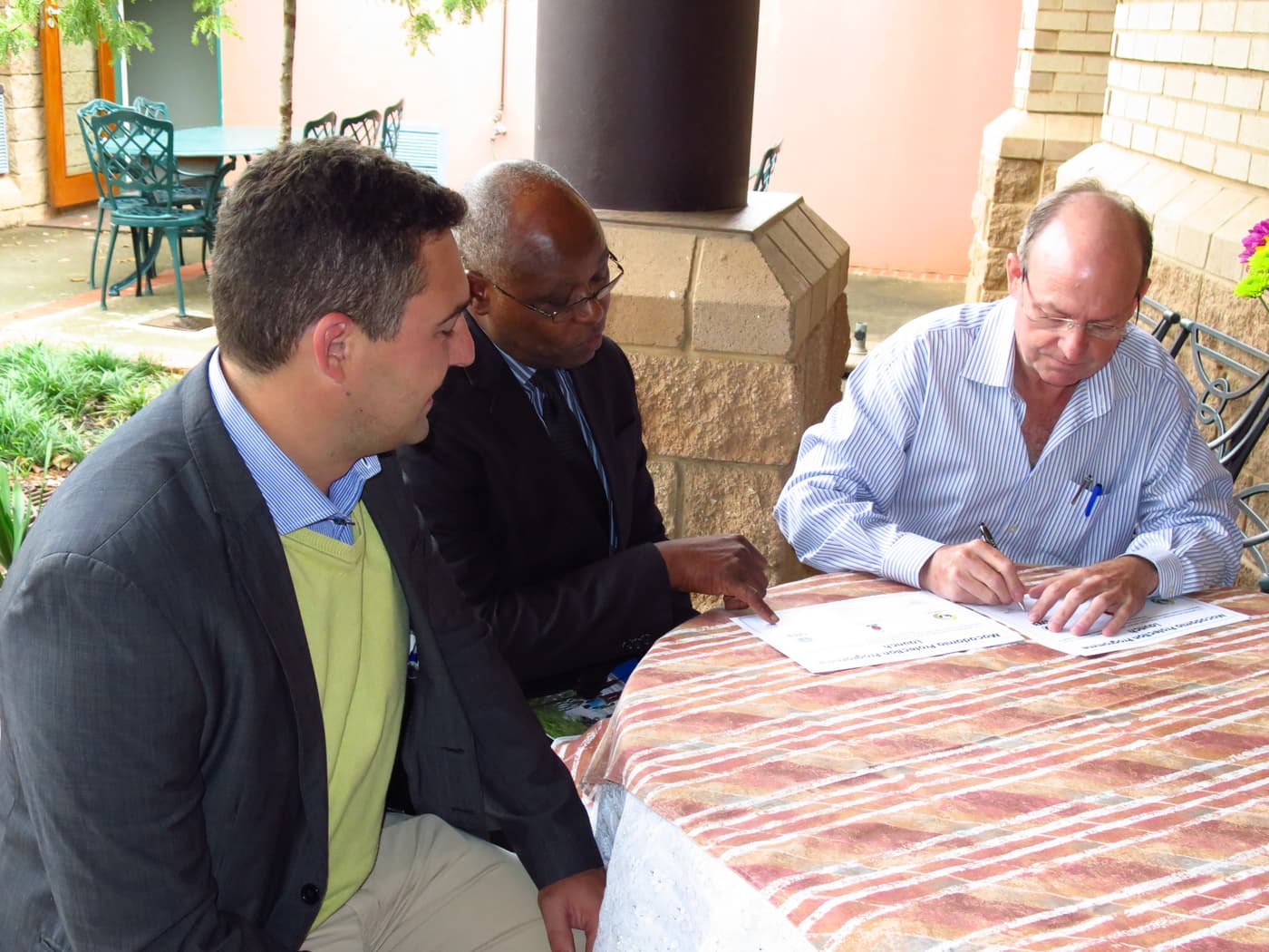 Macadamia Protection Programme launched at FABI