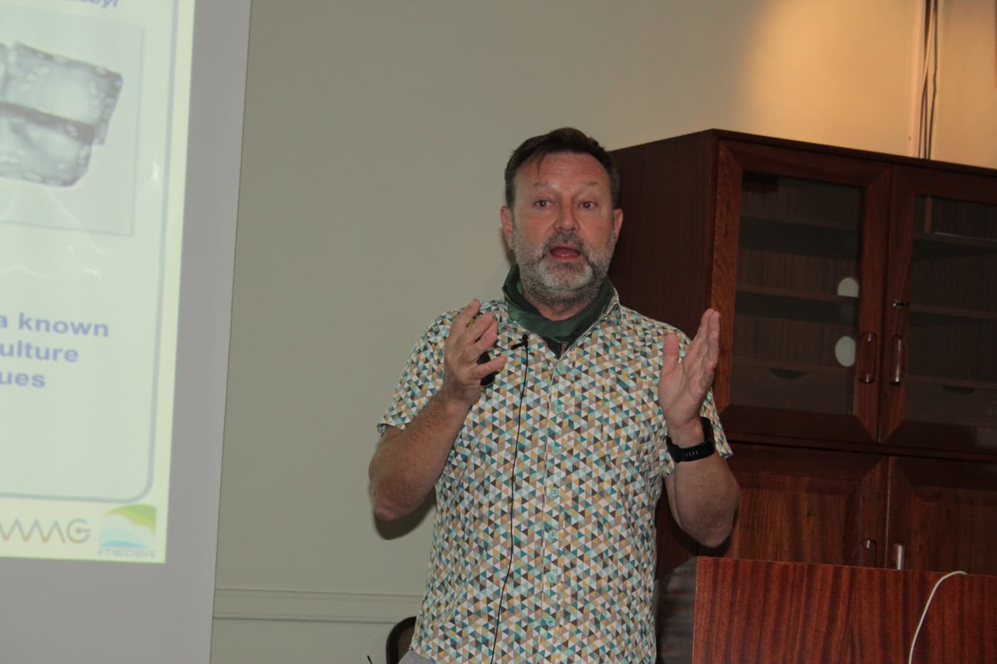 FABI hosts Spanish marine microbiologist