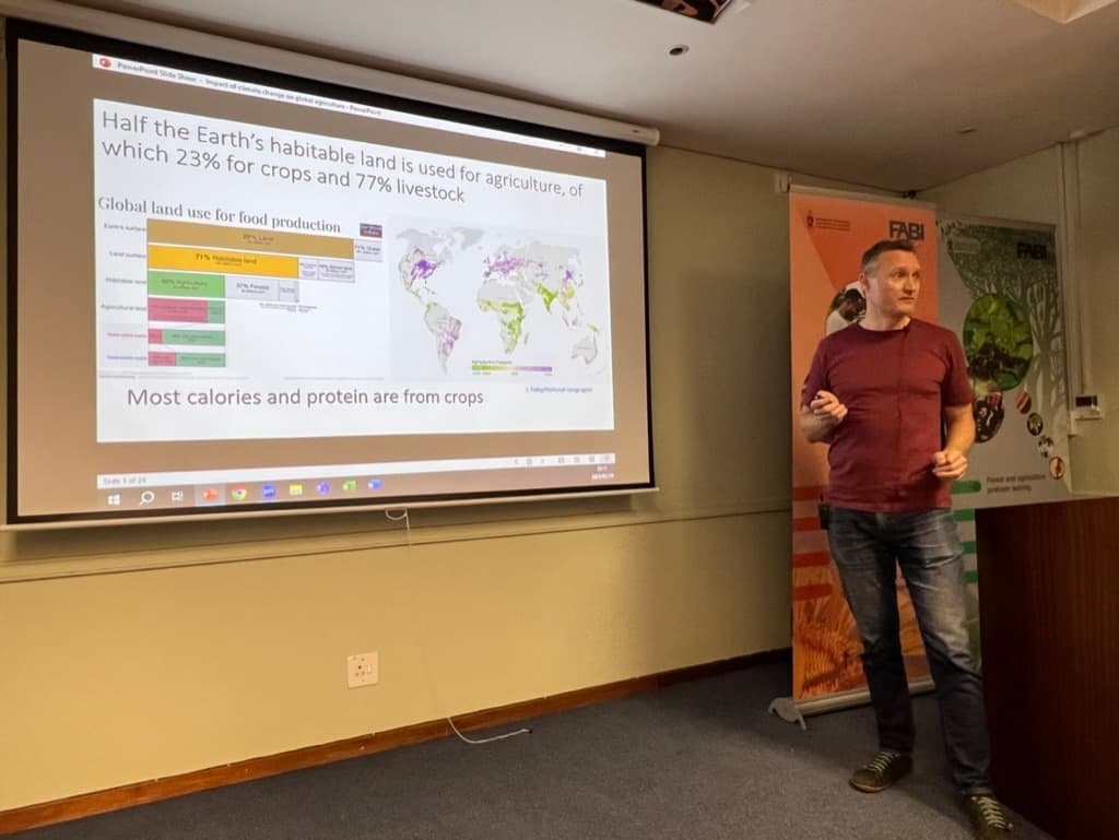 Prof. Dan Bebber discusses global crop pest and pathogen risks at a FABI special seminar
