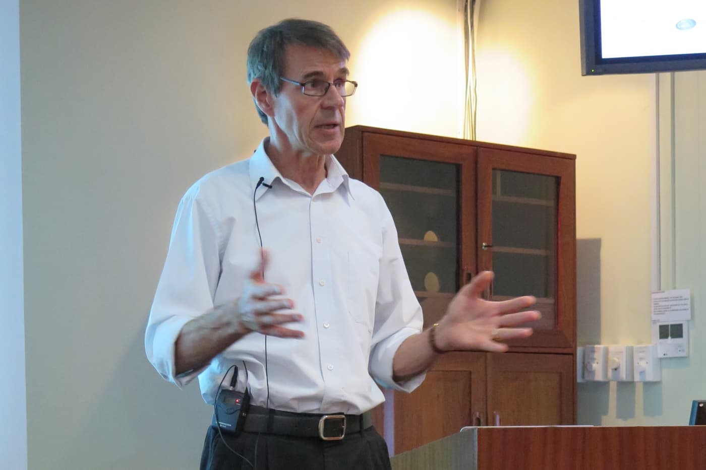Eminent plant pathologist presents a special seminar at FABI on cereal rust pathogens in Australia